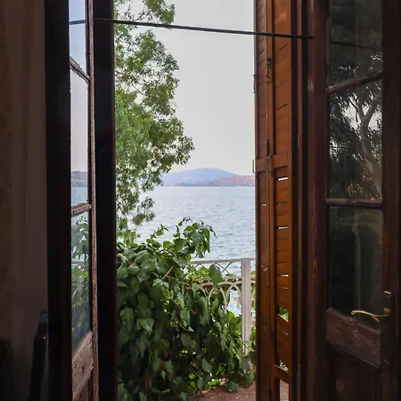 Akkoç Yalısı Ayvalı